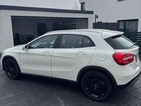 Gebraucht Mercedes GLA180 Style 122 PS (89 kW) 2017 Weiß SUV