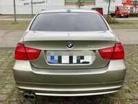 Gebraucht BMW 325 Sport Line 218 PS (160 kW) 2011 Silber Limousine