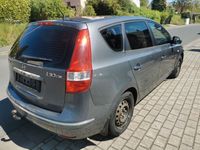 Gebraucht Hyundai i30 109 PS (80 kW) 2010 Grau Kombi