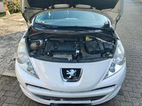 Gebraucht Peugeot 207 Forever 95 PS (69 kW) 2012 Weiß Kleinwagen