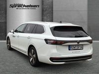Gebraucht VW Passat Elegance 150 PS (110 kW) 2024 Weiß Kombi