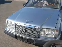 Gebraucht Mercedes E260 160 PS (117 kW) 1987 Blau Limousine