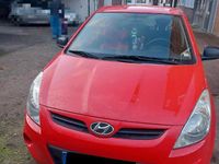 Gebraucht Hyundai i20 57 PS (41 kW) 2010 Rot Kleinwagen