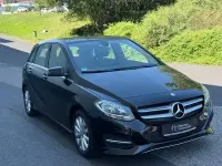 Gebraucht Mercedes B180 122 PS (89 kW) 2016 Schwarz Kleinwagen