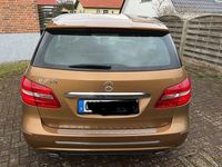 Gebraucht Mercedes B250 211 PS (155 kW) 2012 Beige Van / Kleinbus