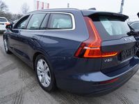 Gebraucht Volvo V60 150 PS (110 kW) 2018 Blau Kombi