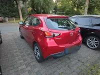 Gebraucht Mazda 2 Center-Line 75 PS (55 kW) 2015 Rot Limousine