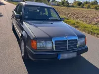 Gebraucht Mercedes 250 90 PS (66 kW) 1991 Grau Limousine