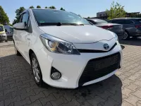 Gebraucht Toyota Yaris Hybrid Edition 75 PS (55 kW) 2014 Weiß Limousine