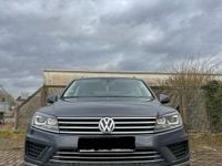 Gebraucht VW Touareg 262 PS (192 kW) 2015 Grau SUV