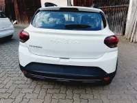 Neu Dacia Sandero Expression 91 PS (66 kW) 2026 Arktisweiss und andere Limousine