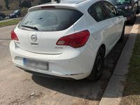 Second-hand Opel Astra 110 CP (80 kW) 2014 Alb Berlinǎ