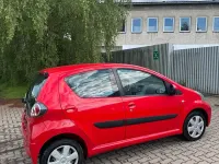 Gebraucht Toyota Aygo 67 PS (49 kW) 2009 Rot Kleinwagen