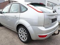 Usado Ford Focus Sport 116 CV (85 kW) 2009 Plateado Berlina
