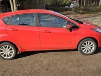 Gebraucht Ford Fiesta 101 PS (74 kW) 2014 Rot Kleinwagen