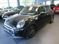 Gebraucht Mini Cooper SE Essential 135 kW (184 PS) 2023 Midnight black metallic Kleinwagen