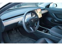 Gebraucht Tesla Model 3 225 kW (306 PS) 2019 Pearl white multicoat (metallic) Limousine