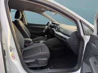 Gebraucht VW Golf VIII 131 PS (96 kW) 2022 Weiß Kleinwagen