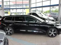 Gebraucht Volvo V60 Momentum 197 PS (144 kW) 2021 Schwarz Kombi