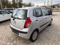Gebraucht Hyundai i10 Edition+ 67 PS (49 kW) 2011 Silber Kleinwagen