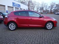 Gebraucht Renault Mégane III LIMITED 116 PS (85 kW) 2015 Rot Limousine