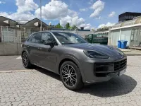 Gebraucht Porsche Cayenne 354 PS (260 kW) 2024 Grau SUV
