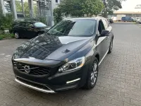 Gebraucht Volvo V60 CC 254 PS (186 kW) 2015 Blau Kombi