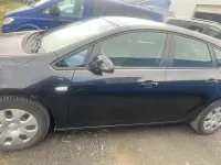 Używany Opel Astra Selection 87 KM (63 kW) 2012 Sedan/Limuzyna