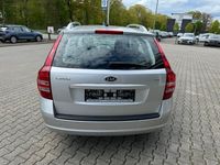Gebraucht Kia Ceed Sportswagon LX 90 PS (66 kW) 2008 Silber Kombi