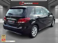 Gebraucht Mercedes B180 109 PS (80 kW) 2015 Kosmosschwarz  metalliclack Kleinwagen