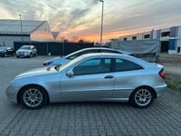 Gebraucht Mercedes C220 143 PS (105 kW) 2003 Silber Coupé
