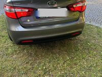Gebraucht Kia Rio 111 PS (81 kW) 2012 Grau Limousine