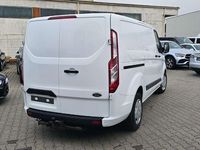 Gebraucht Ford Transit Custom 131 PS (96 kW) 2020 Frostweiß Van / Kleinbus