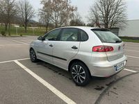 Używany Seat Ibiza Fresh 75 KM (55 kW) 2004 Srebrny Hatchback