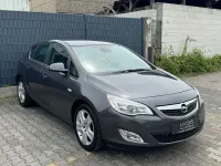 Gebraucht Opel Astra Edition 116 PS (85 kW) 2010 Grau Limousine