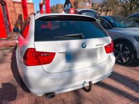 Gebraucht BMW 320 186 PS (136 kW) 2011 Weiß Kombi