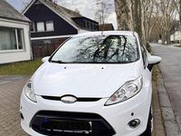 Gebraucht Ford Fiesta Titanium 97 PS (71 kW) 2009 Weiß Kleinwagen
