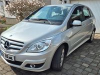 Gebraucht Mercedes B200 136 PS (100 kW) 2009 Silber Van / Kleinbus