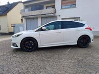 Gebraucht Ford Focus ST 185 PS (136 kW) 2017 Weiß Limousine