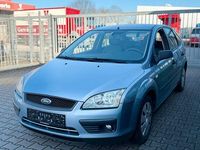 Second-hand Ford Focus 101 CP (74 kW) 2006 Albastru Berlinǎ