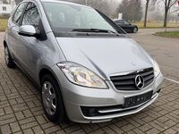 Gebraucht Mercedes A180 116 PS (85 kW) 2011 Silber Van / Kleinbus