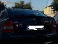 Używany Opel Astra 125 KM (91 kW) 2000 Czarny Sedan/Limuzyna