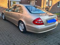 Gebraucht Mercedes E240 Avantgarde 177 PS (130 kW) 2003 Gold Limousine