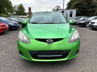 Gebraucht Mazda 2 Inclusive 75 PS (55 kW) 2010 Grün Kleinwagen