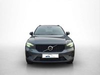 Neu Volvo XC40 Plus 163 PS (119 kW) 2026 Grün SUV
