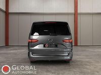 Gebraucht VW Multivan 150 PS (110 kW) 2024 Grau Van