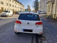 Gebraucht VW Golf VI 105 PS (77 kW) 2011 Weiß Kleinwagen