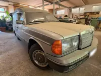 Gebraucht Mercedes 230 109 PS (80 kW) 1983 Silber Limousine