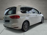 Gebraucht VW Touran Highline 150 PS (110 kW) 2022 Weiß Van / Kleinbus