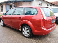 Gebraucht Ford Focus 109 PS (80 kW) 2009 Rot Kombi